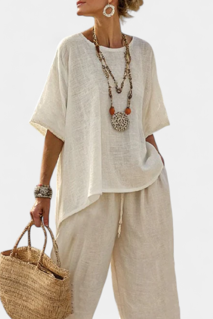 Diana | Women's Minimalist Blouse & Wide-Leg Pants Set 1