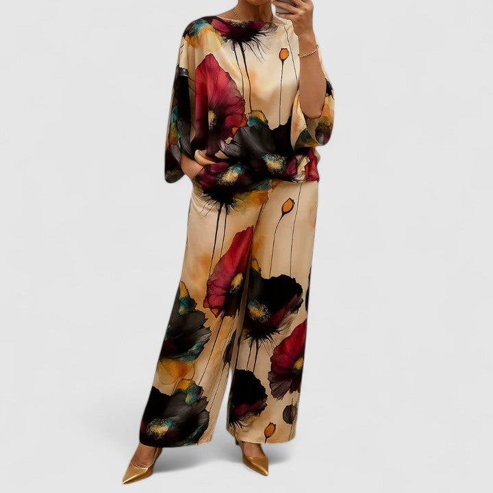 Mia | Women's Two Piece Set with Luxurious Sheen 2