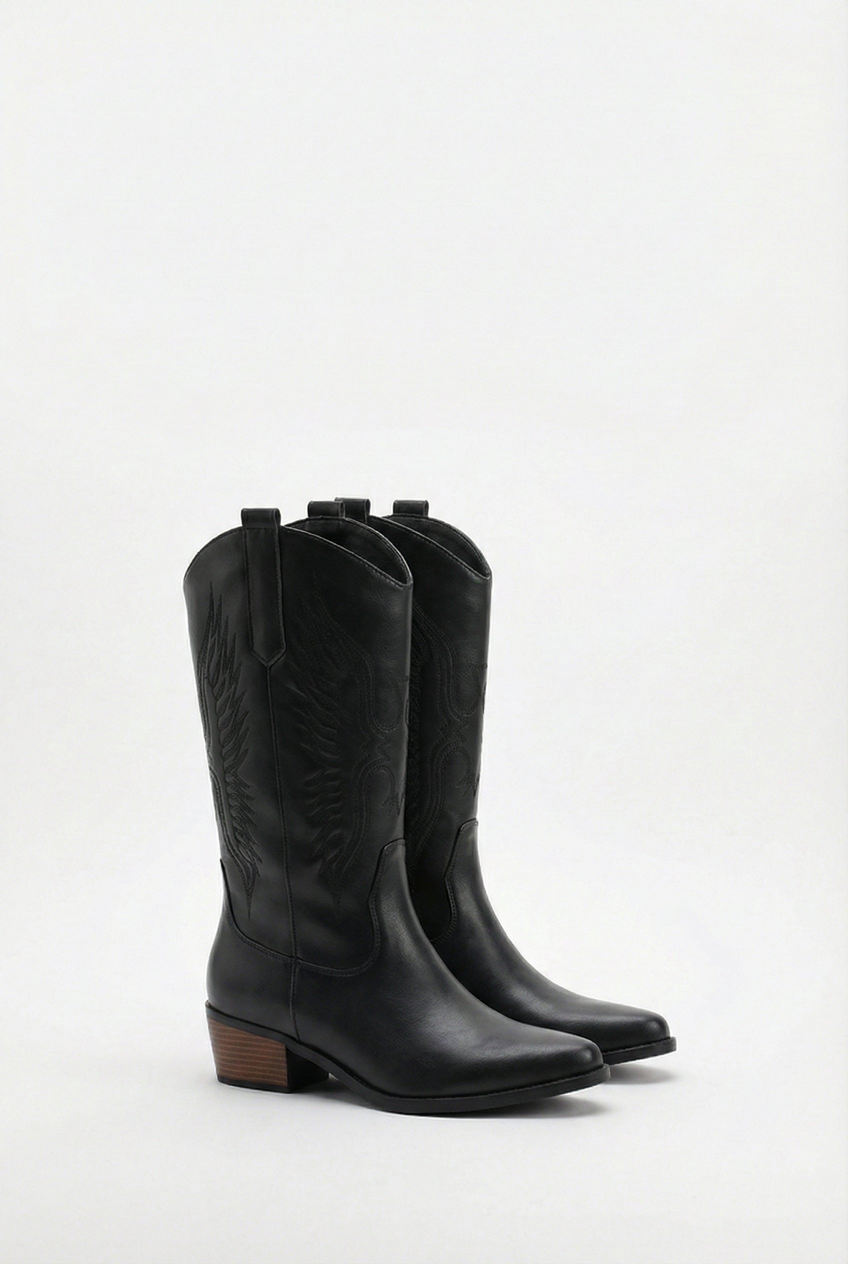 Women’s Cowboy Boots Leather Western Style Ergonomic Fit Intricate Stitching