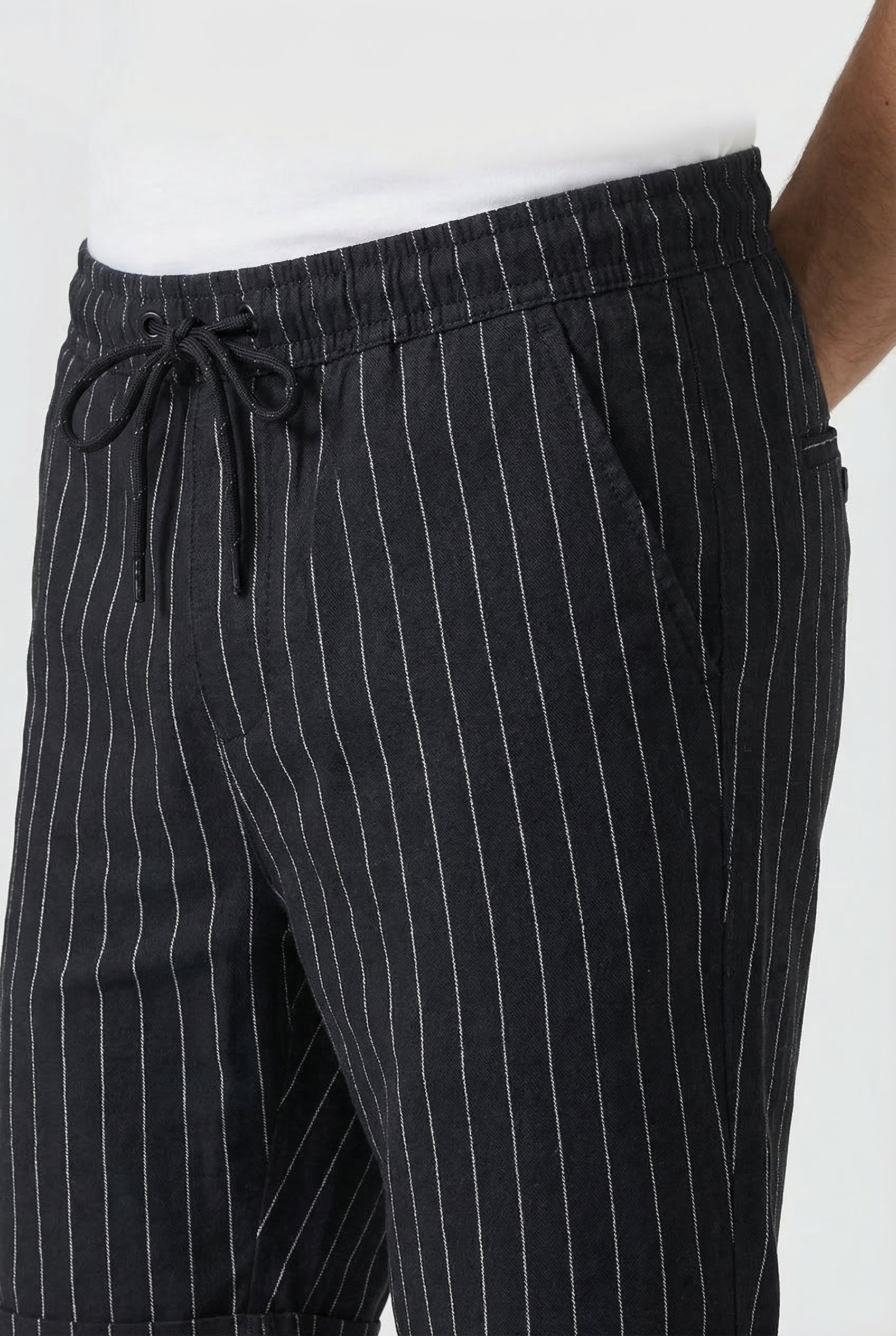 Men's Shorts Linen-Blend Fabric Pinstripe Design Adjustable Drawstring Elastic Waistband